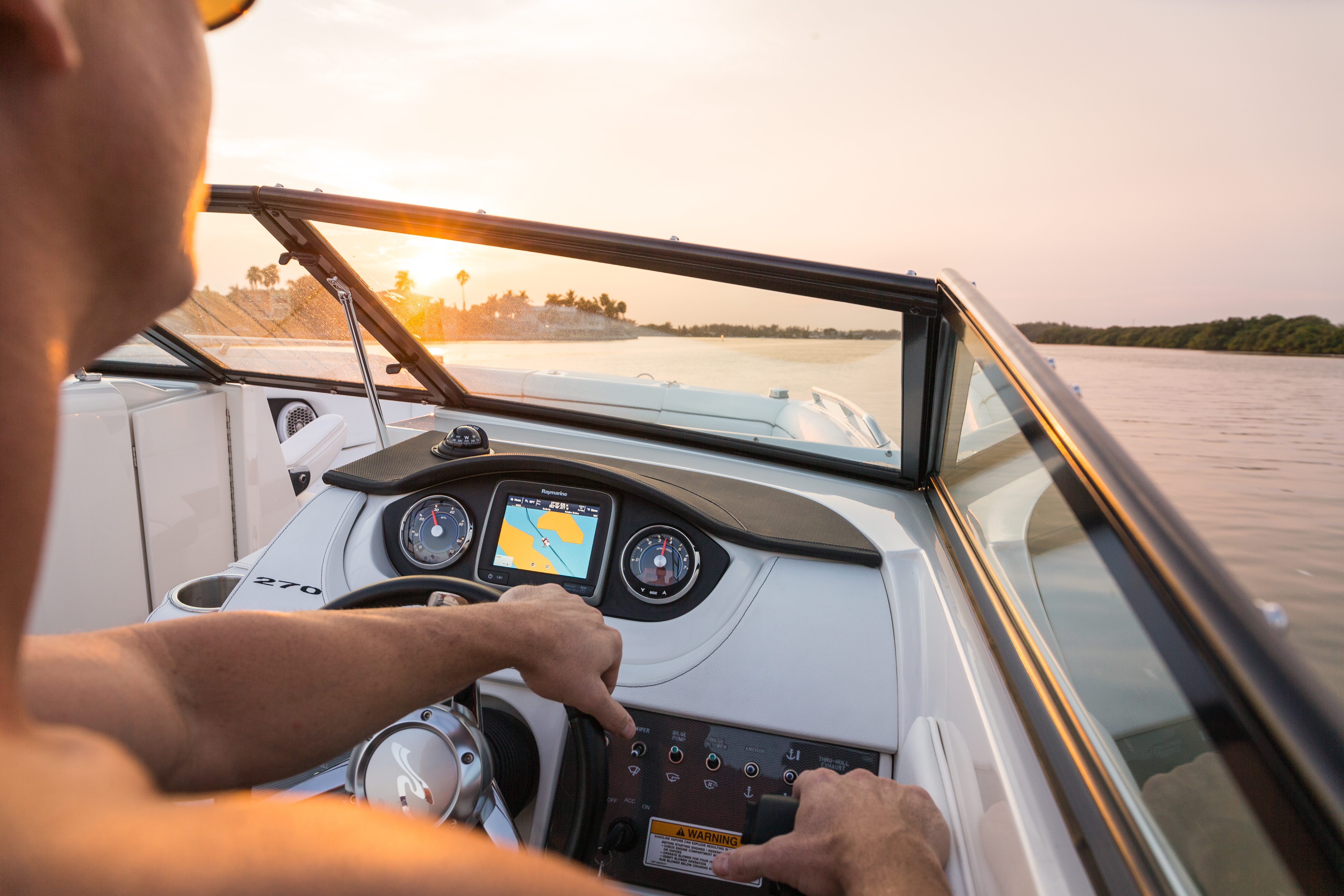 2015-SeaRay-270-Sundeck-3213.jpg